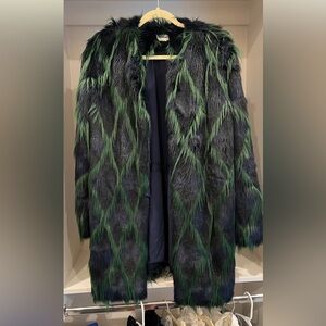 Women jacket green. Faux fur